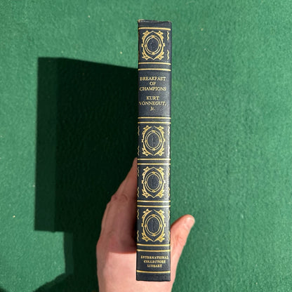 Vintage Sci-Fi Hardback: Kurt Vonnegut Jr. - Breakfast of Champions