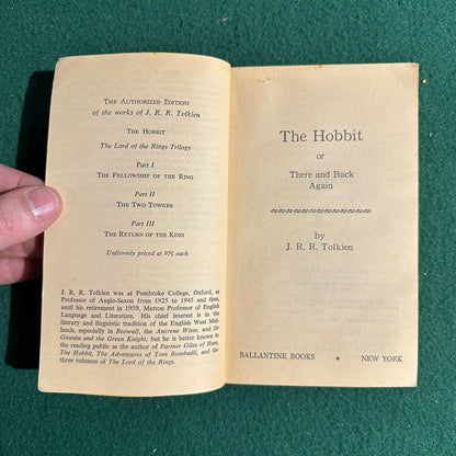 Vintage Fantasy Paperback: JRR Tolkien - The Hobbit, Lion Cover FIRST PRINTING