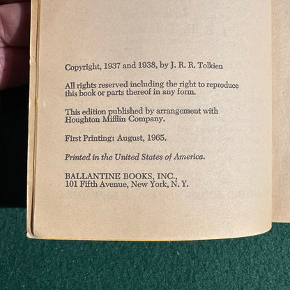 Vintage Fantasy Paperback: JRR Tolkien - The Hobbit, Lion Cover FIRST PRINTING