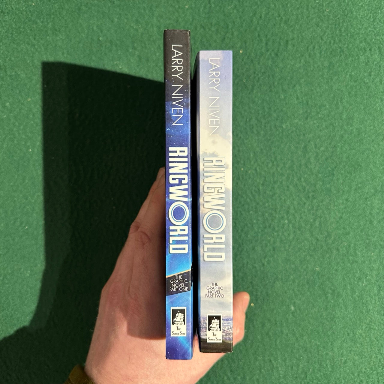 Graphic Novel Paperbacks: Larry Niven and Sean Lam - Ringworld, The Graphic Novel, Parts 1 & 2