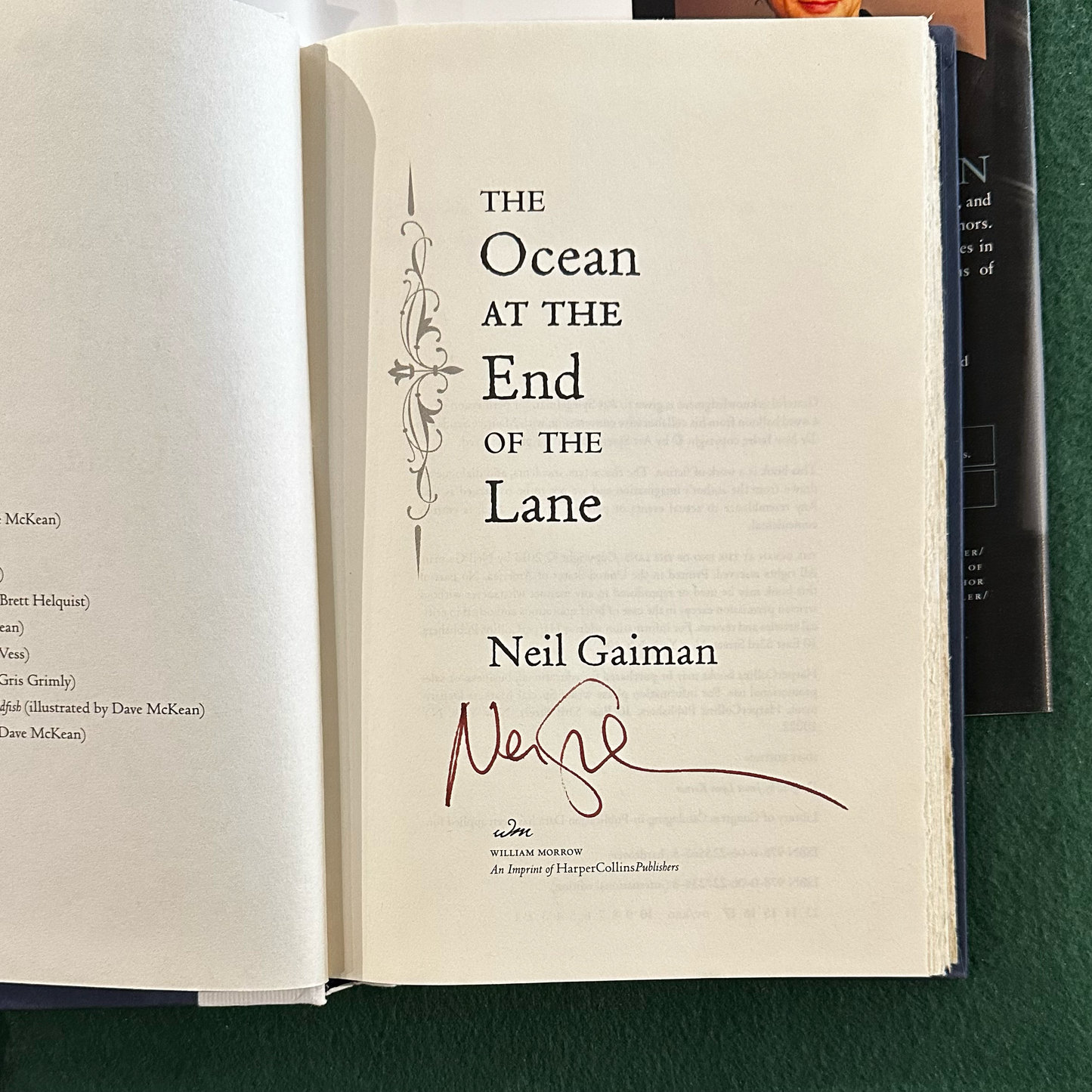 Vintage Fantasy Hardback: Neil Gaiman - The Ocean at the End of the Lane SIGNED FIRST EDITION/PRINTING