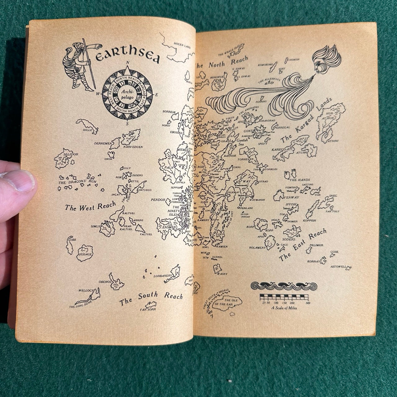 Vintage Fantasy Paperback: Ursula K Le Guin - A Wizard of Earthsea FIRST PRINTING
