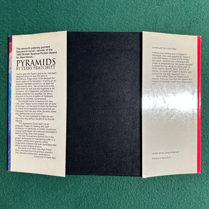 Vintage Fantasy Hardback: Terry Pratchett - Pyramids BCE