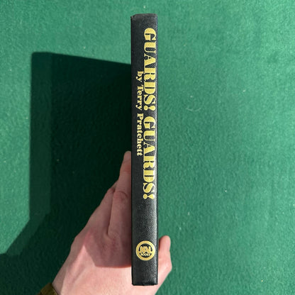 Vintage Fantasy Hardback: Terry Pratchett - Guards! Guards! BCE