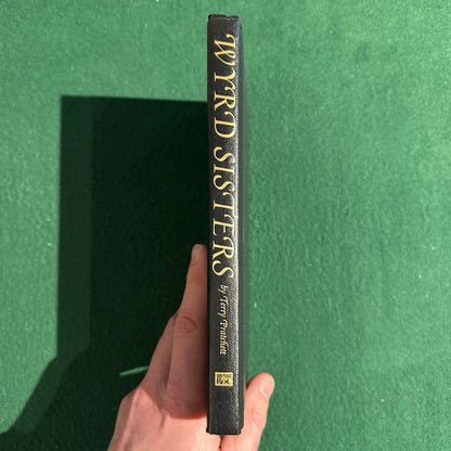 Vintage Fantasy Hardback: Terry Pratchett - Wyrd Sisters BCE