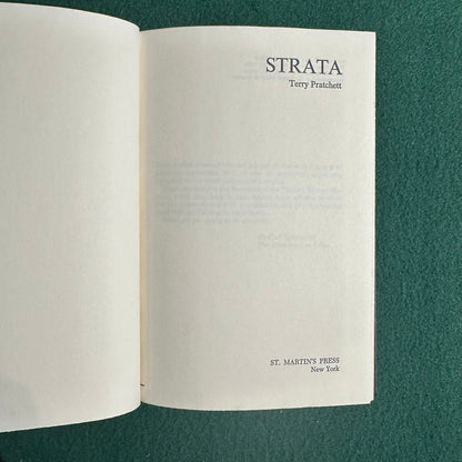 Vintage Fantasy Hardback: Terry Pratchett - Strata BCE