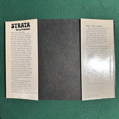 Vintage Fantasy Hardback: Terry Pratchett - Strata BCE