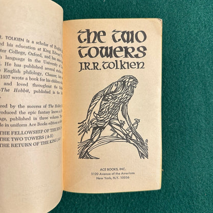 Vintage Fantasy Paperback: JRR Tolkien - The Two Towers ACE FIRST PRINTING