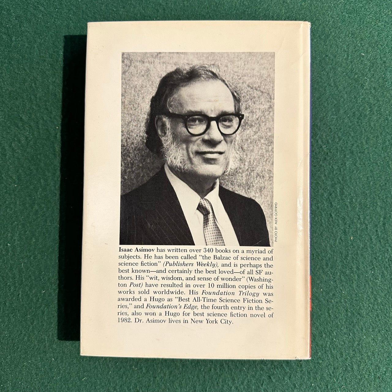 Vintage Sci-Fi Hardback: Isaac Asimov - Foundation and Earth