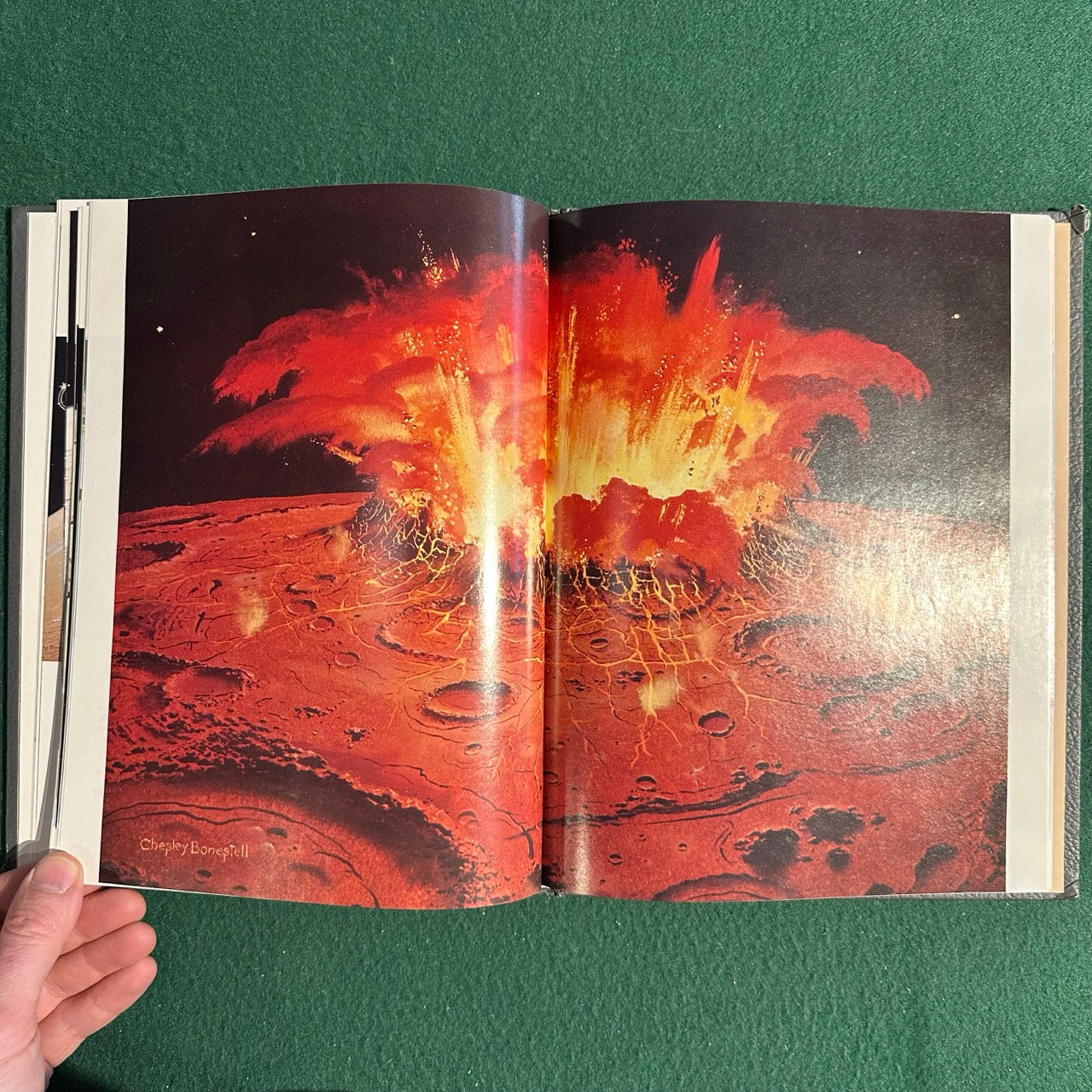 Vintage Art Hardback: Frederick C Durant & Ron Miller - Worlds Beyond: The Art of Chesley Bonestell
