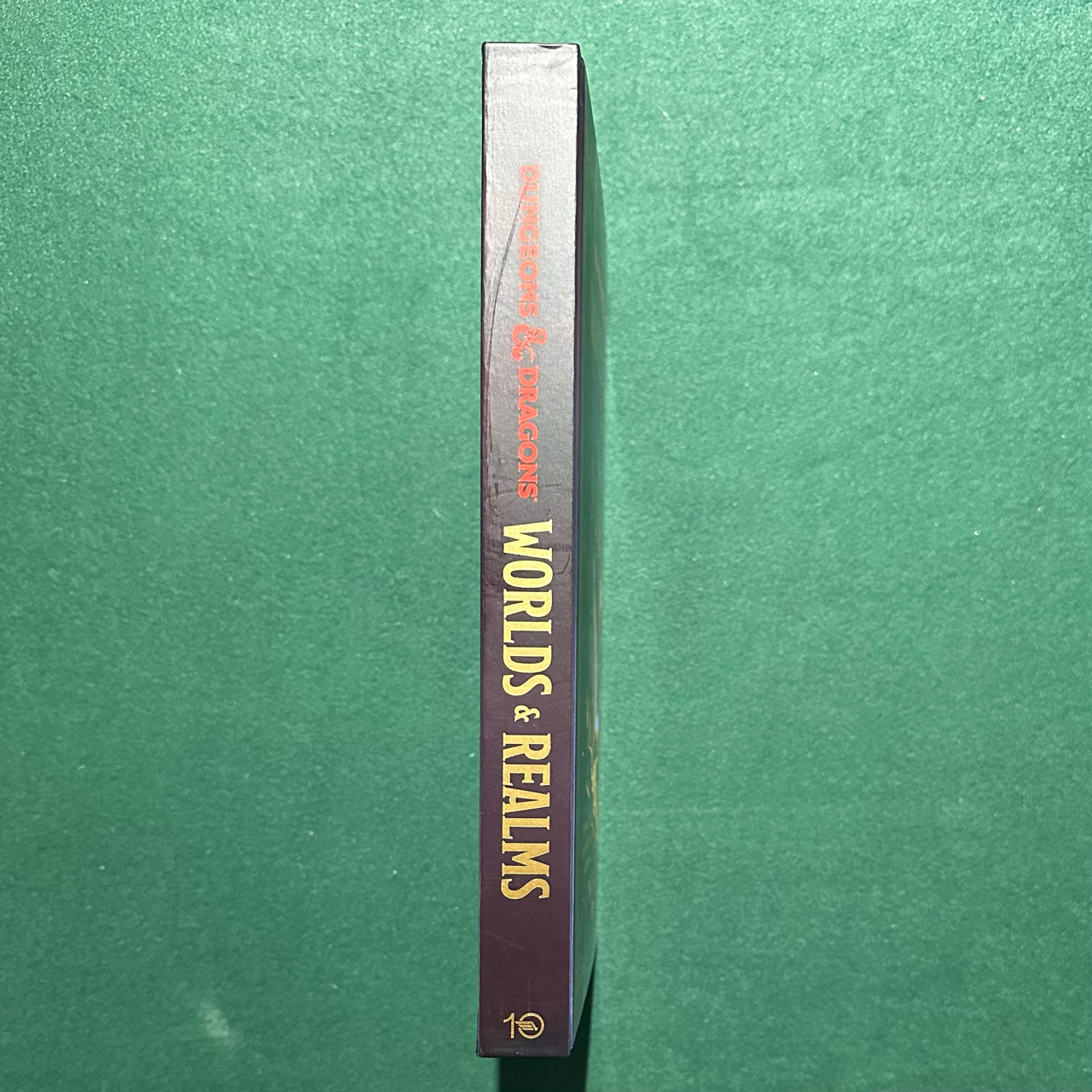 Dungeons & Dragons Hardback: Worlds and Realms FIRST EDITION/PRINT