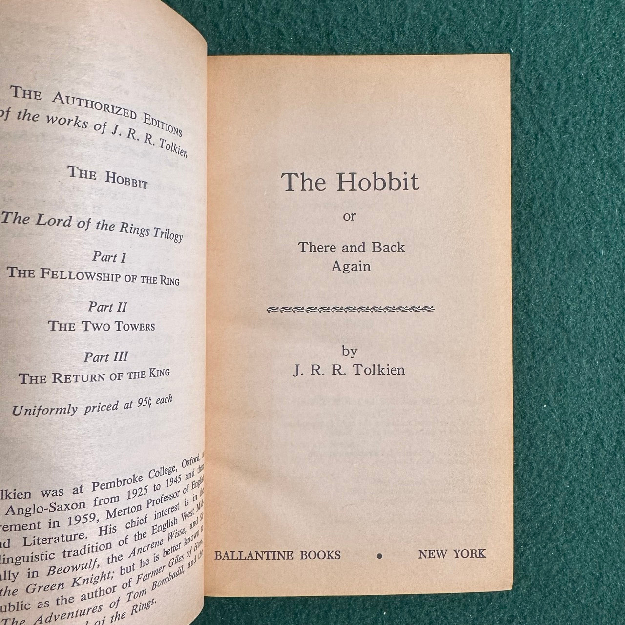 Vintage Fantasy Paperbacks: JRR Tolkien - The Hobbit (3rd Printing) and The Lord of the Rings Ace Unauthorized Editions