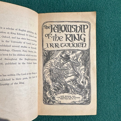Vintage Fantasy Paperbacks: JRR Tolkien - The Hobbit (3rd Printing) and The Lord of the Rings Ace Unauthorized Editions