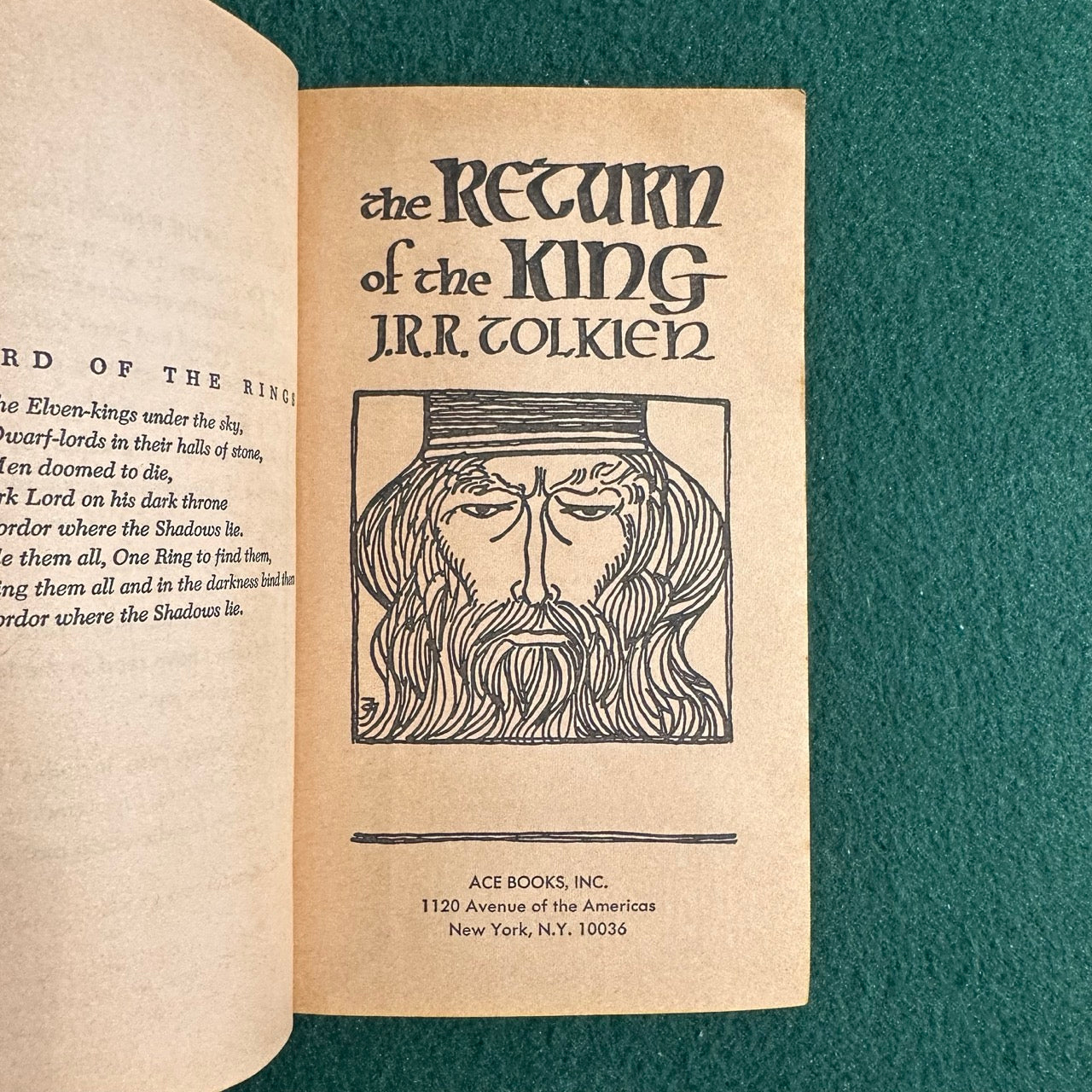 Vintage Fantasy Paperbacks: JRR Tolkien - The Hobbit (3rd Printing) and The Lord of the Rings Ace Unauthorized Editions