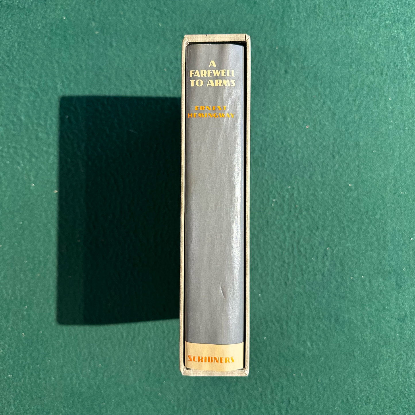 Vintage Fiction Hardback: Ernest Hemingway - A Farewell to Arms FIRST EDITION FACSIMILE
