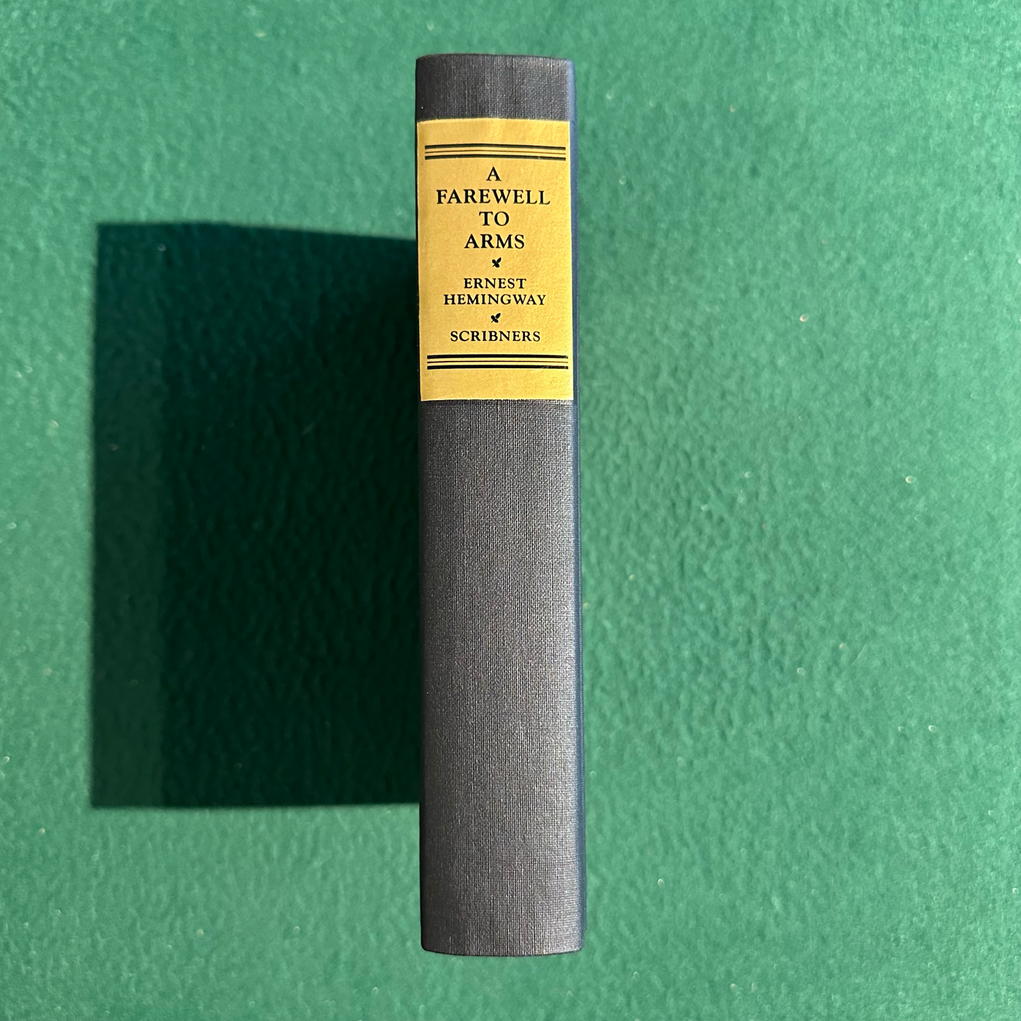 Vintage Fiction Hardback: Ernest Hemingway - A Farewell to Arms FIRST EDITION FACSIMILE