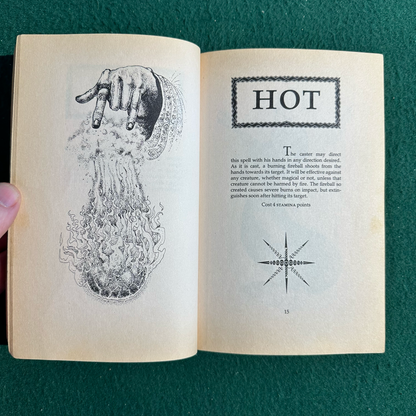 Vintage Fantasy Paperback: Steve Jackson - The Sorcery Spell Book
