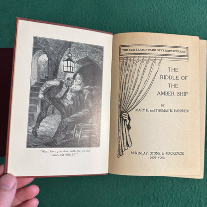 Vintage Fiction Hardbacks: Mary E and Thomas W Hanshew - The Scotland Yard Mystery Library, Six Book Set