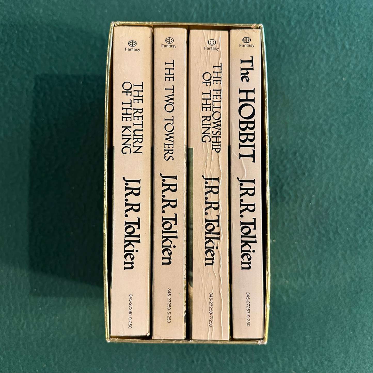 Vintage Fantasy Paperbacks: JRR Tolkien - The Hobbit and The Lord of the Rings Box Set