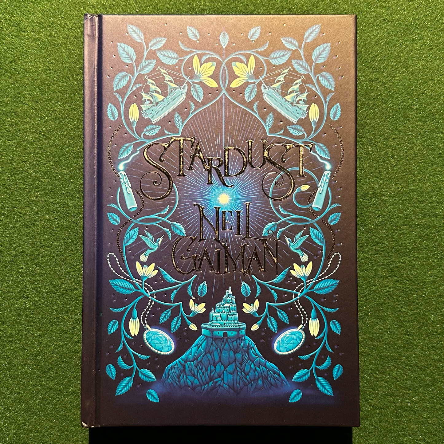 Vintage Fantasy Hardback: Neil Gaiman - Stardust Lit Joy Edition