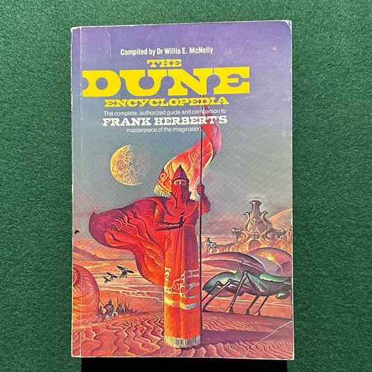 Vintage Sci-fi Paperback: Frank Herbert and Dr Willis E McNelly - The Dune Encyclopedia UK EDITION