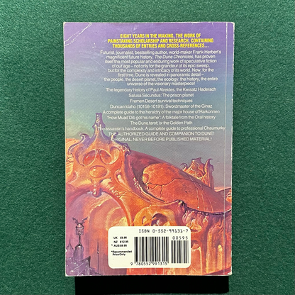 Vintage Sci-fi Paperback: Frank Herbert and Dr Willis E McNelly - The Dune Encyclopedia UK EDITION