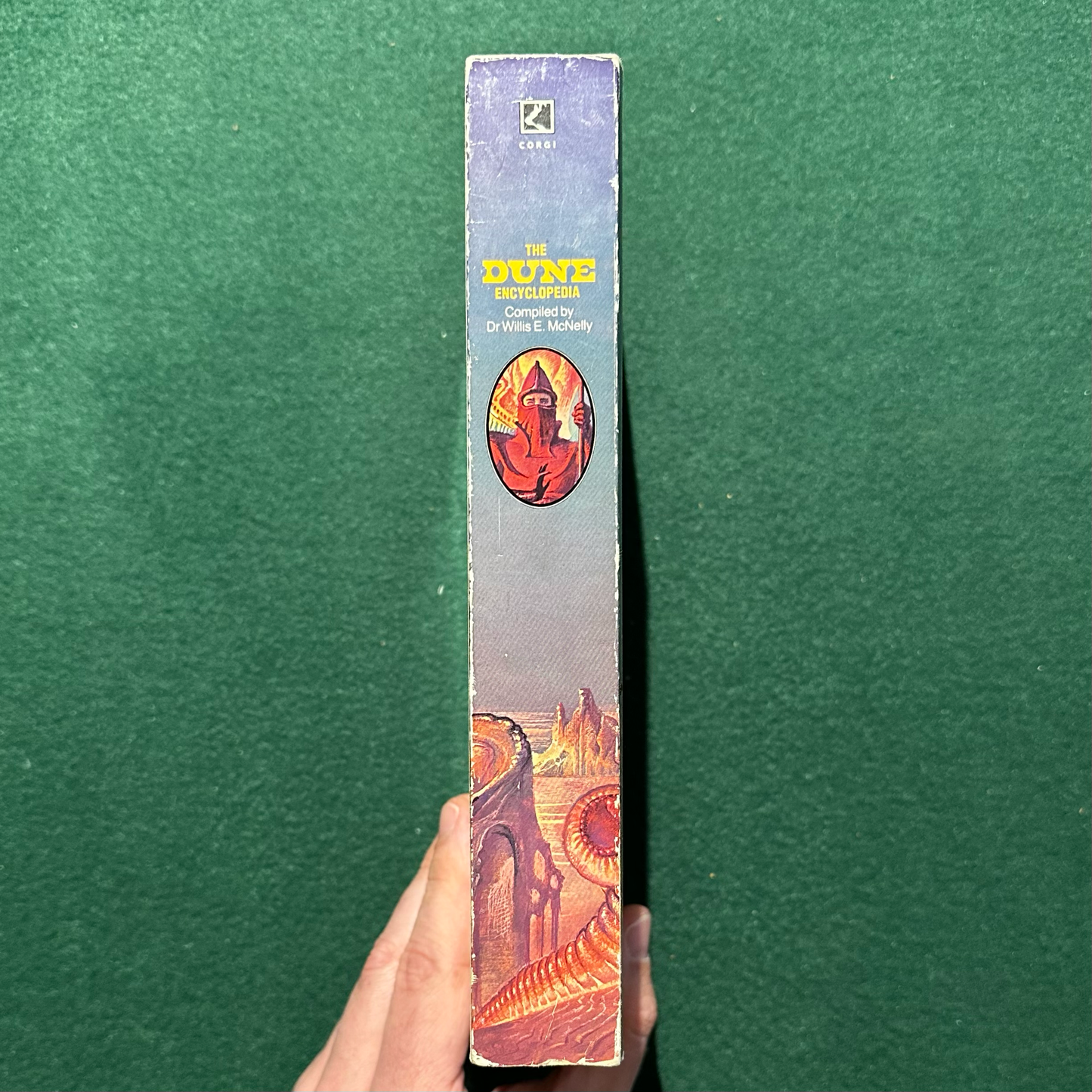 Vintage Sci-fi Paperback: Frank Herbert and Dr Willis E McNelly - The Dune Encyclopedia UK EDITION