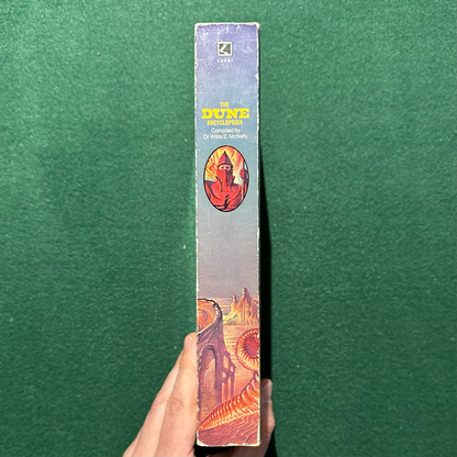 Vintage Sci-fi Paperback: Frank Herbert and Dr Willis E McNelly - The Dune Encyclopedia UK EDITION
