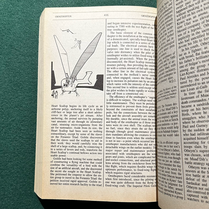 Vintage Sci-fi Paperback: Frank Herbert and Dr Willis E McNelly - The Dune Encyclopedia UK EDITION