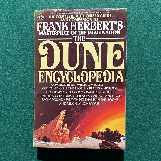 Vintage Sci-fi Paperback: Frank Herbert and Dr Willis E McNelly - The Dune Encyclopedia US EDITION