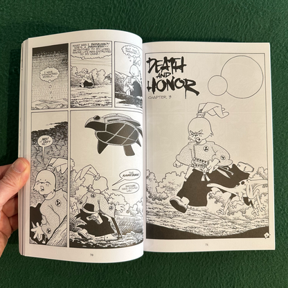 Graphic Novel Paperback: Stan Sakai - The Usagi Yojimbo Saga: Legends FIRST PRINTING