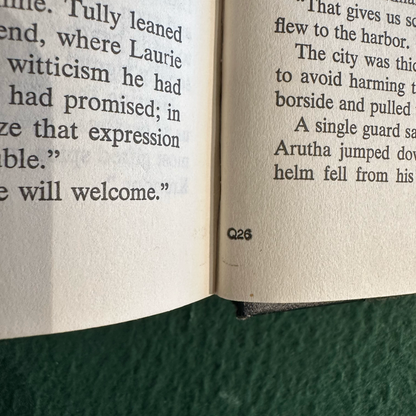 Vintage Fantasy Hardcover: Raymond E Feist - Magician BCE
