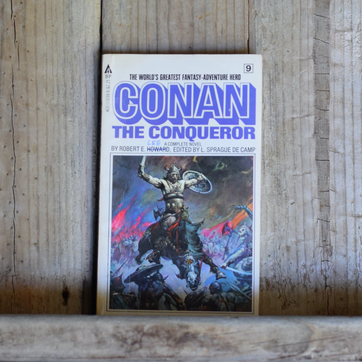 Vintage Fantasy Paperback: Robert E Howard and L Sprague de Camp - Conan the Conqueror