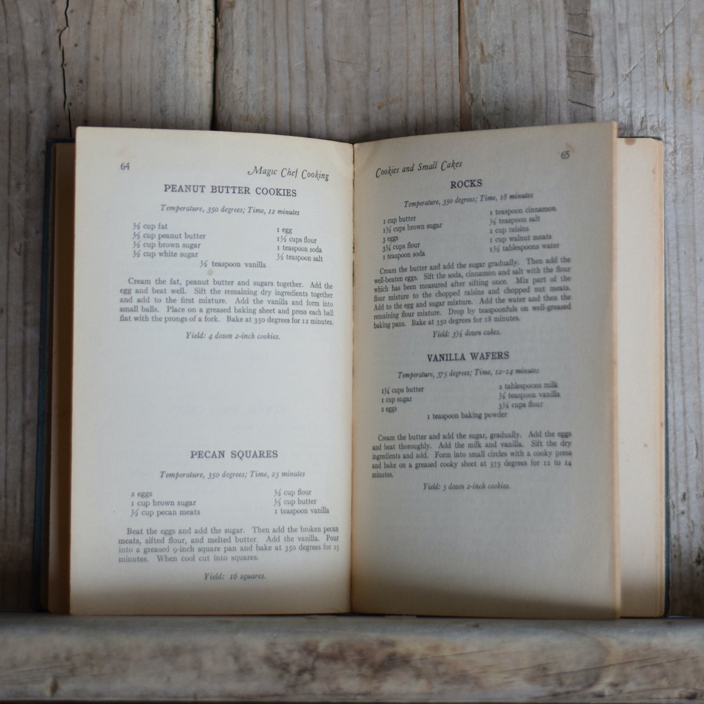 Vintage Cookbook Hardback: Dorothy E Shank - Magic Chef Cooking