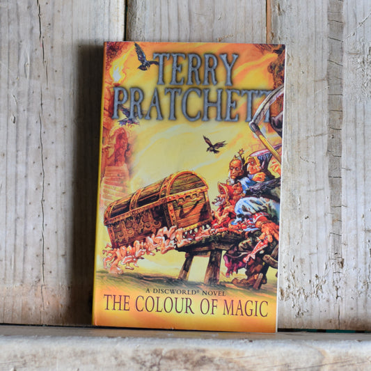 Fantasy Paperback: Terry Pratchett - The Colour of Magic