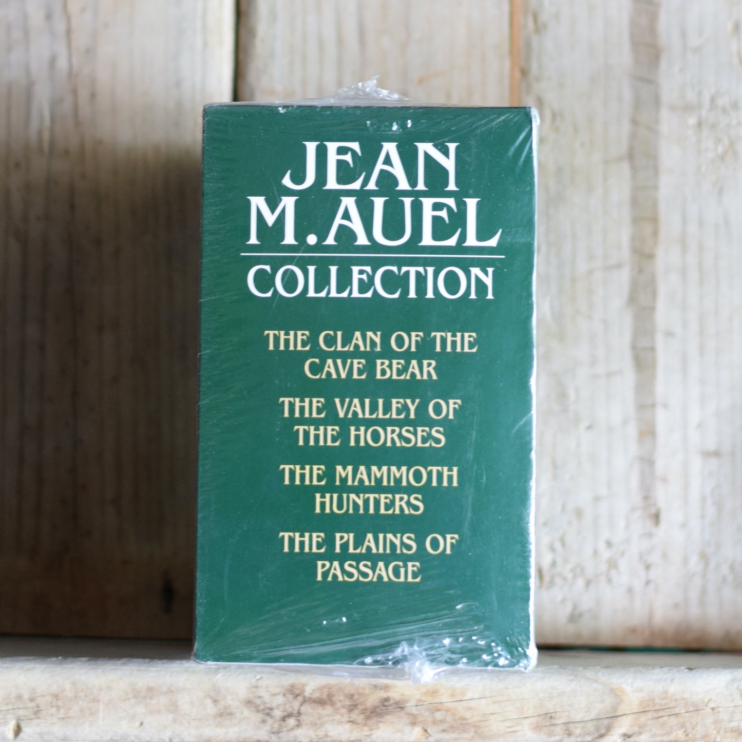 Fantasy Paperback Box Set: Jean M Auel - Children of the Earth Collection SEALED