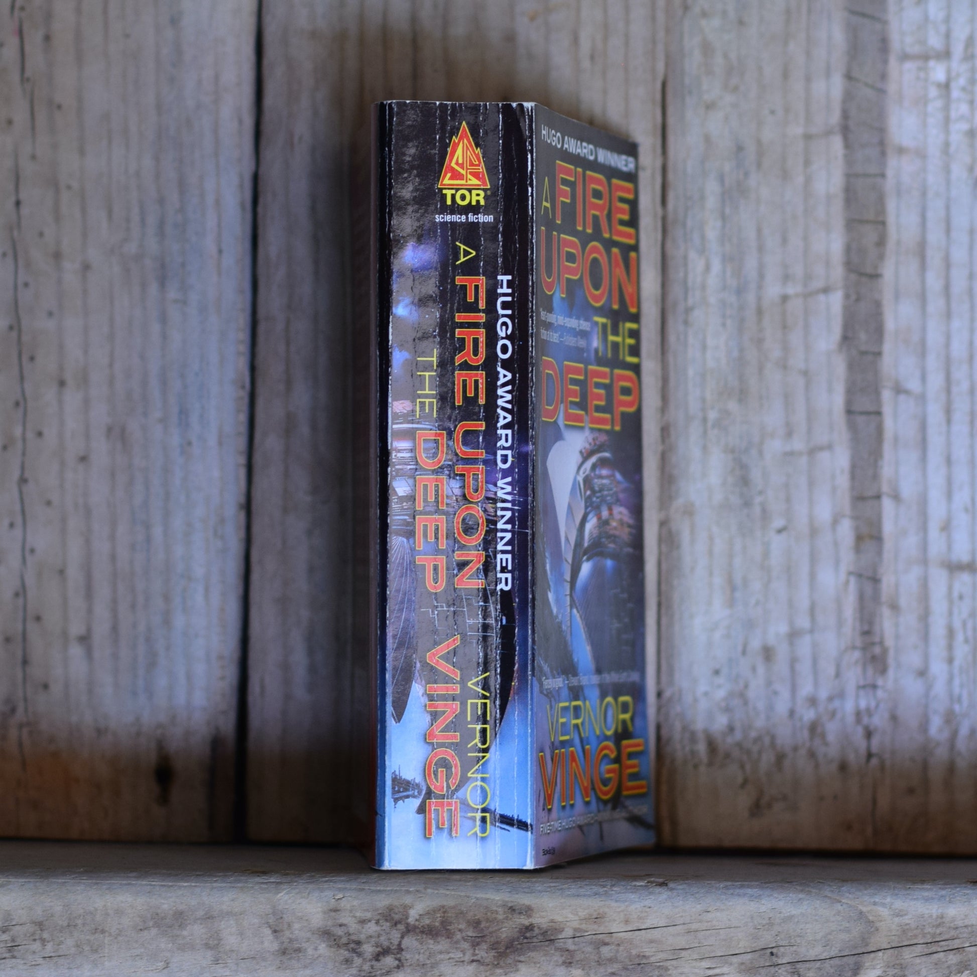 A Fire Upon the Deep - Vernor Vinge - 1993 Foil Embossed Tor Books Pap –  Postmarked from the Stars