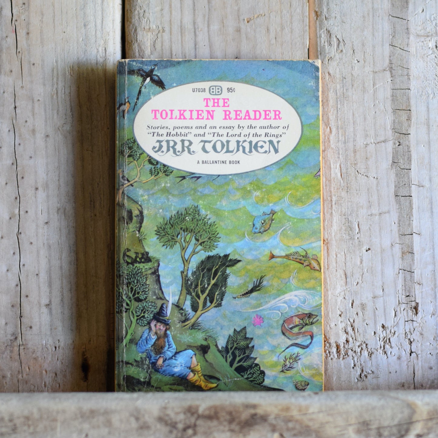 Vintage Fantasy Paperback: JRR Tolkien - The Tolkien Reader