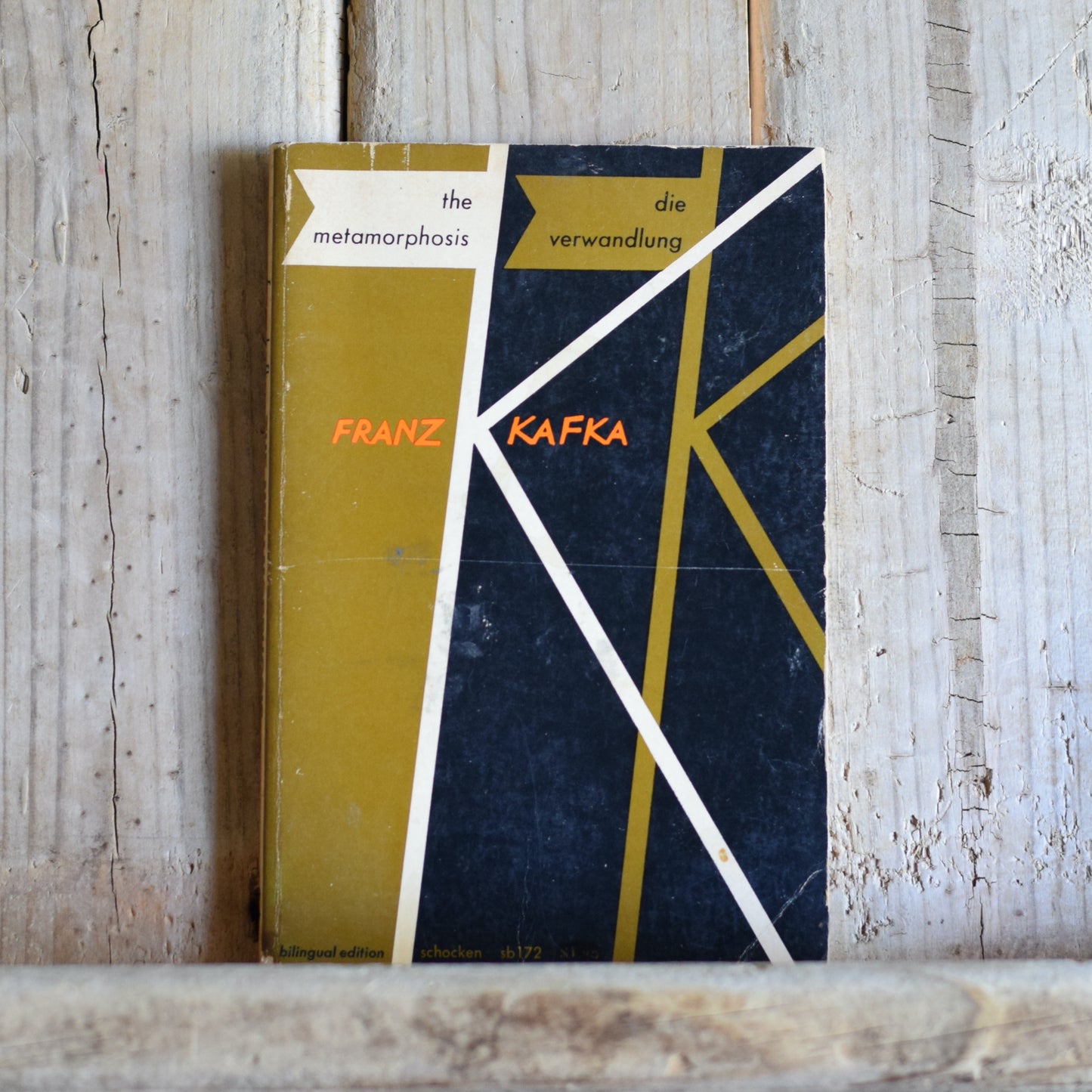 Vintage Fiction Paperback: Franz Kafka - The Metamorphosis, Bilingual Edition