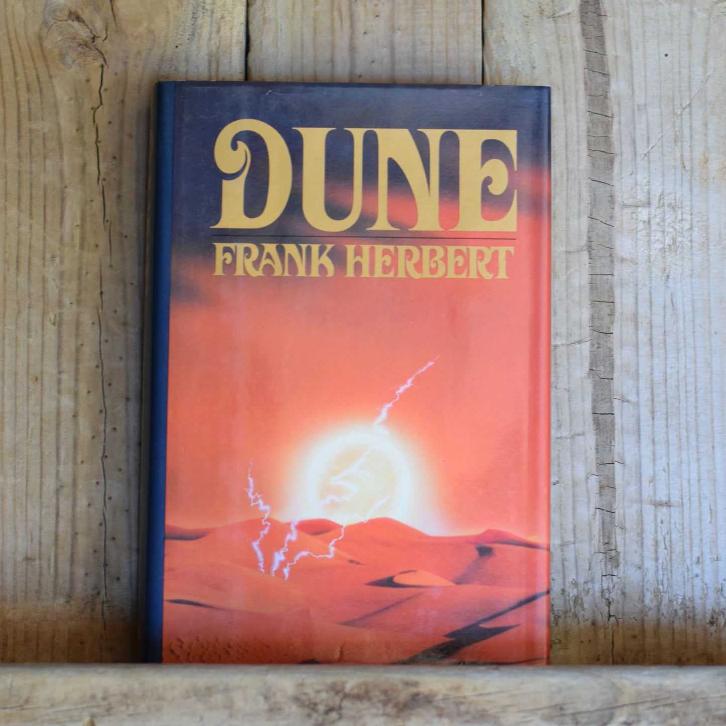Vintage Sci-fi Hardback: Frank Herbert - Dune