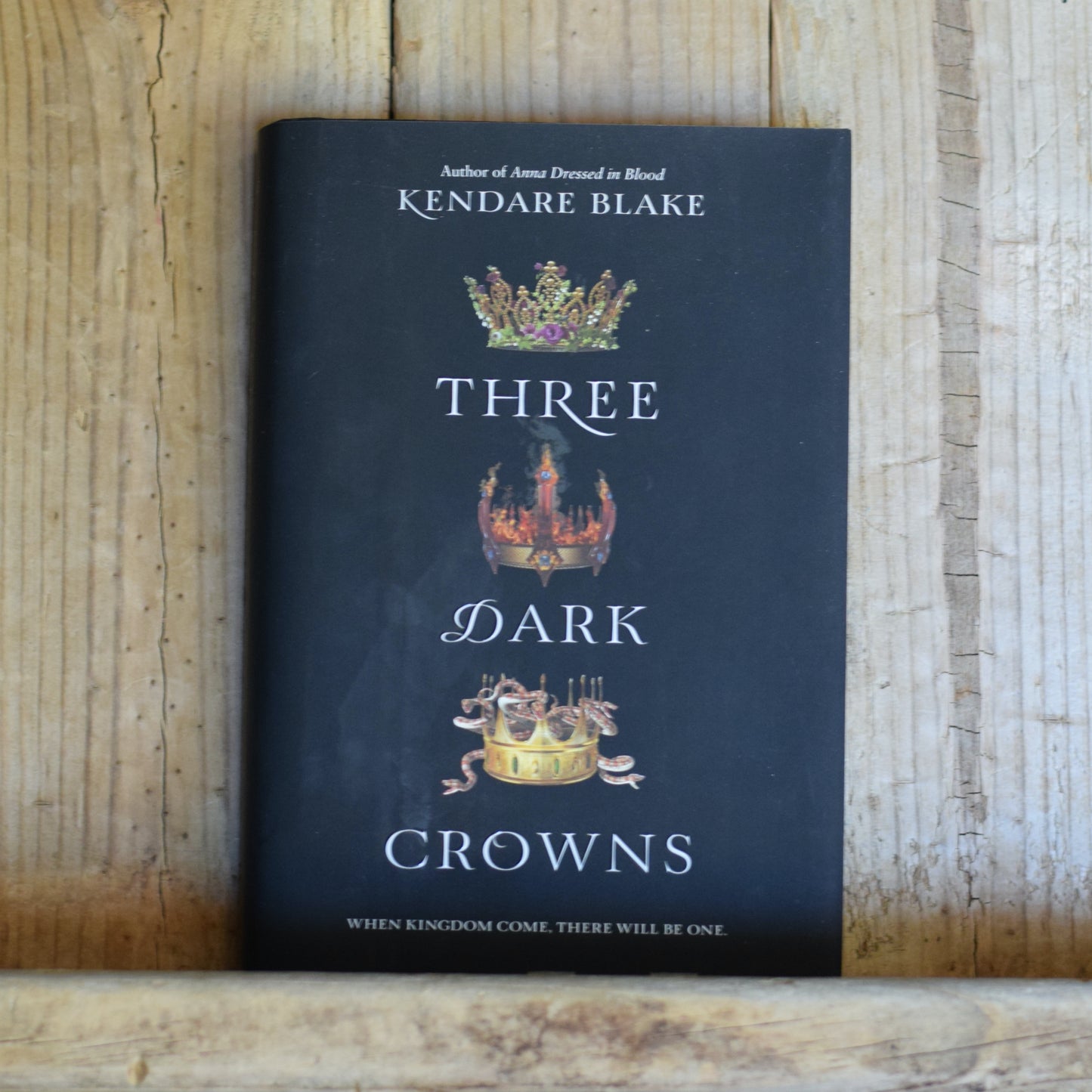 Vintage Fantasy Hardback: Kendare Blake - Three Dark Crowns SIGNED FIRST EDITION/PRINTING