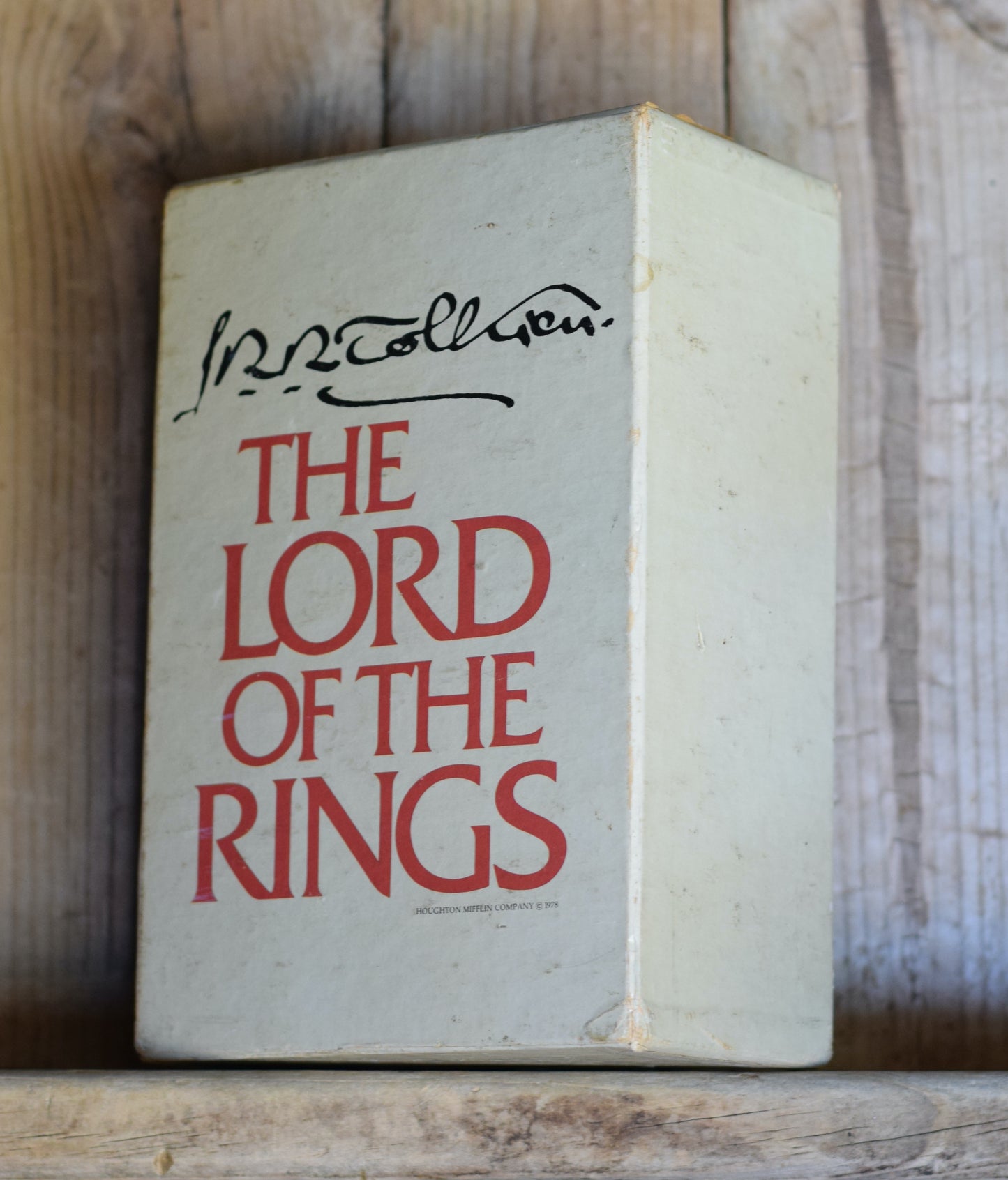 Vintage Fantasy Hardbacks: JRR Tolkien - The Lord of the Rings Trilogy Revised Edition