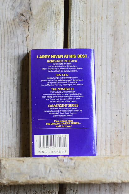 Vintage Sci-fi Paperback Novel: Larry Niven - Convergent Series