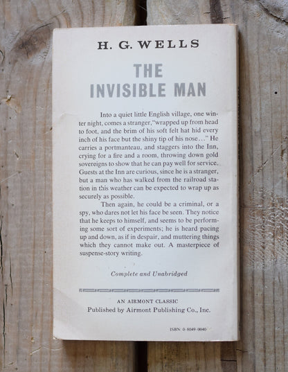 Vintage Sci-Fi Paperback Novel: H G Wells - The Invisible Man