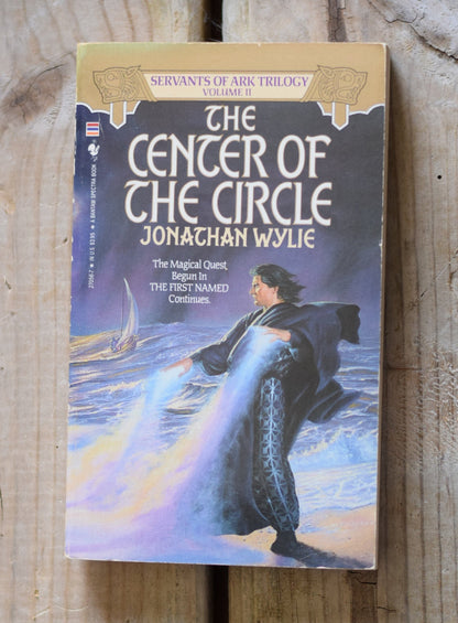 Vintage Fantasy Paperback Novel: Jonathan Wylie - The Center of the Circle, Servants of Ark Book Two