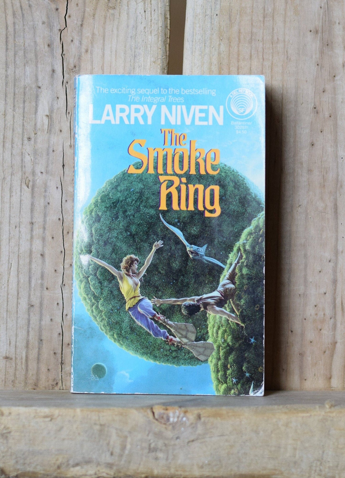 Vintage Sci-Fi Paperback Novel: Larry Niven - The Smoke Ring