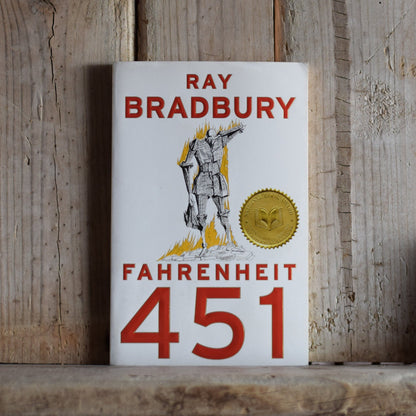 Vintage Sci-fi Paperback: Ray Bradbury - Fahrenheit 451