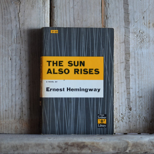 Vintage Fiction Paperback Novel: Ernest Hemingway - The Sun Also Rises