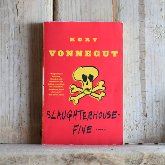 Vintage Fiction Paperback Novel: Kurt Vonnegut Jr. - Slaughterhouse Five