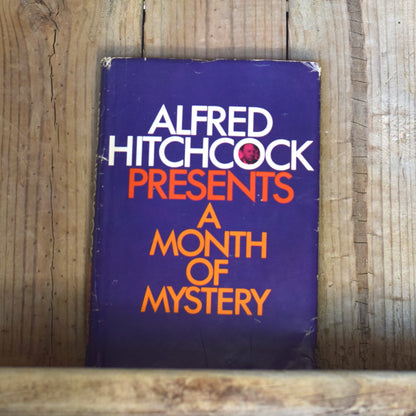 Vintage Horror Hardback: Alfred Hitchcock Presents - A Month of Mystery BCE